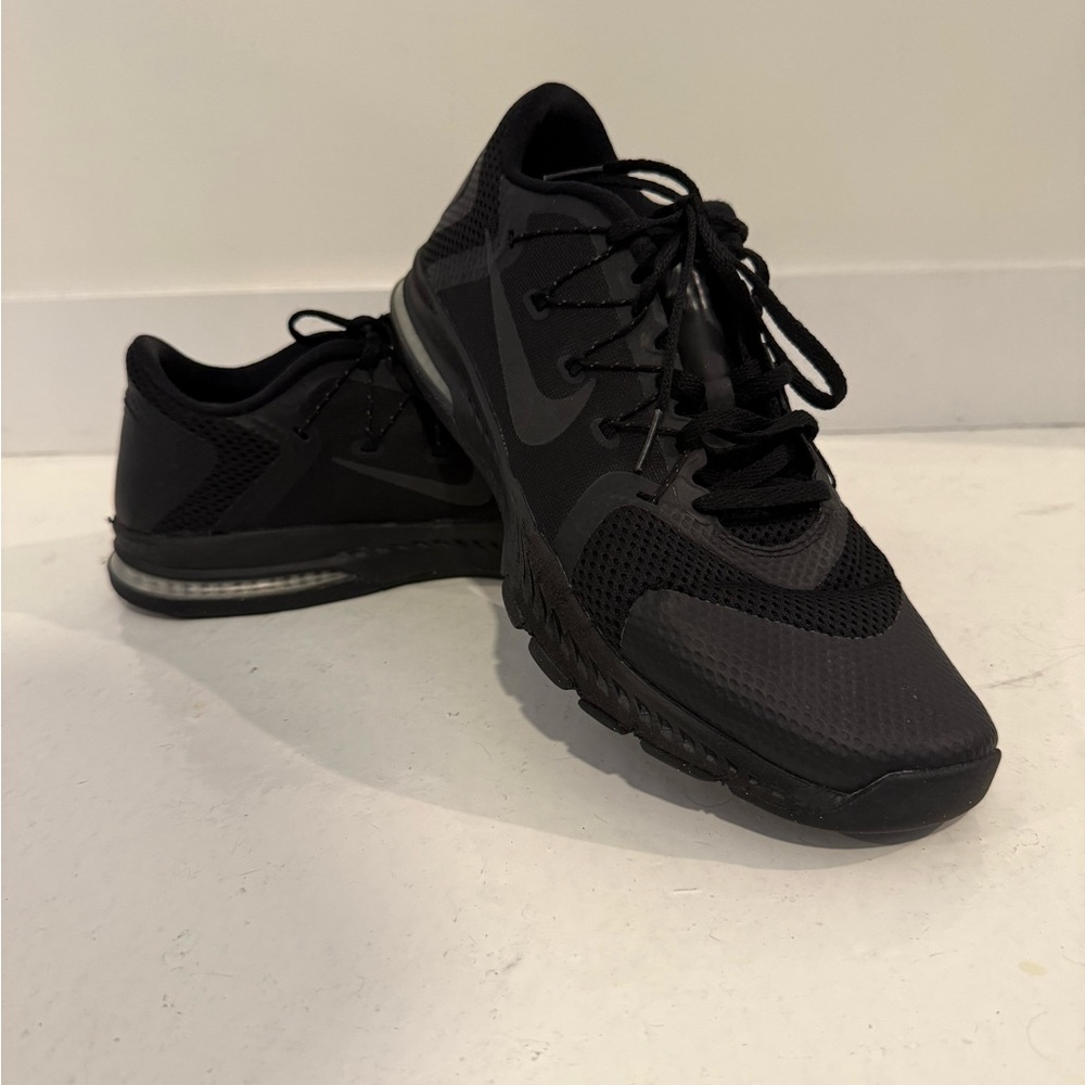 Nike Men's Black Athletic Shoes